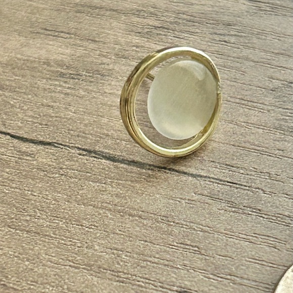 Modernist Gold-Tone Circle Stud Earrings Minimalist Open Hoop Catseye Design - Picture 4 of 5